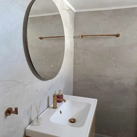 Apartmán Thouria Agora 2 *